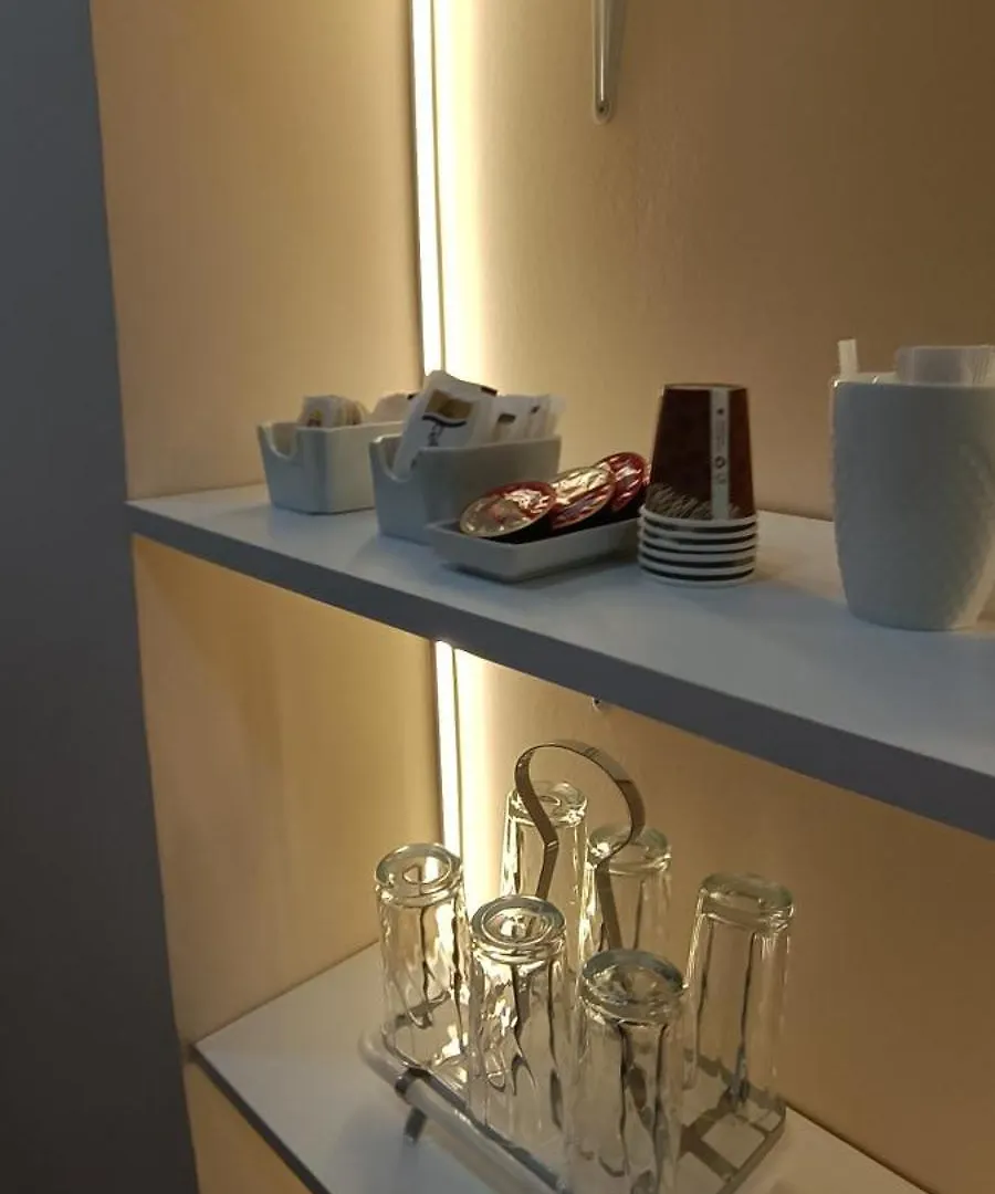 Glamour Apartment Tirana 0*,  Albania